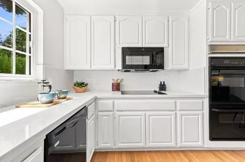 Kitchen - 1284 Encina Dr, Millbrae, CA 94030 photo 4 of 5