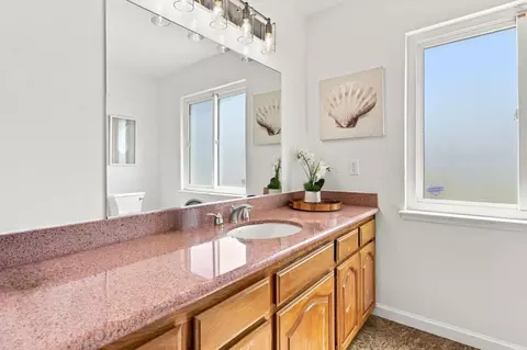 Bath - 1284 Encina Dr, Millbrae, CA 94030 photo 1 of 4