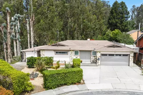 250 Segre Pl, Santa Cruz, CA 95060