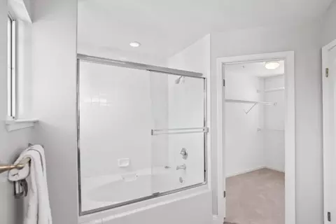Bath - 897 Markham Ter, Sunnyvale, CA 94086 photo 4 of 5