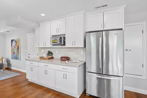 Kitchen - 897 Markham Ter, Sunnyvale, CA 94086 photo 1 of 3