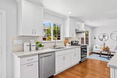 Kitchen - 897 Markham Ter, Sunnyvale, CA 94086 photo 2 of 3