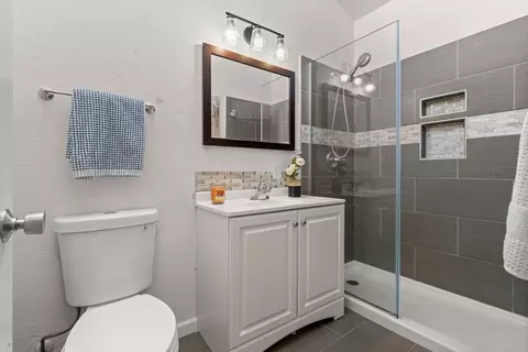 Bath - 6401 Bollinger Rd, Cupertino, CA 95014 photo 3 of 3