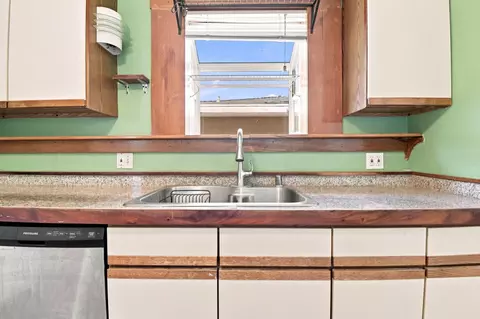 Kitchen - 2224 Derby St, Berkeley, CA 94705 photo 7 of 8