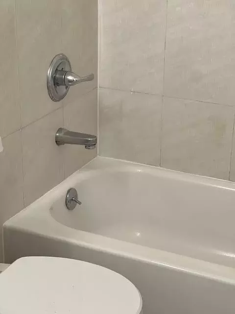 Bath - Calaveras Dr, Salinas, CA 93906 photo 2 of 3