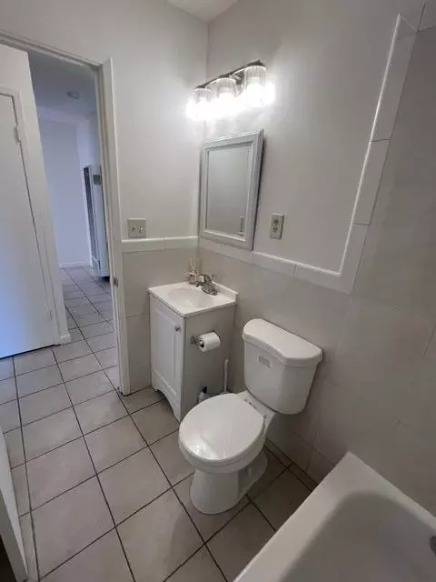 Bath - Calaveras Dr, Salinas, CA 93906 photo 3 of 3