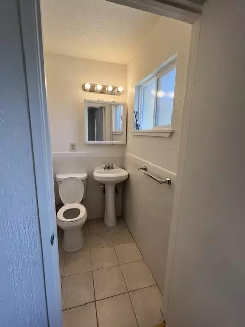 Bath - Calaveras Dr, Salinas, CA 93906 photo 2 of 3