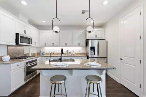 Kitchen - 329 Expedition Ln, Milpitas, CA 95035 photo 5 of 5