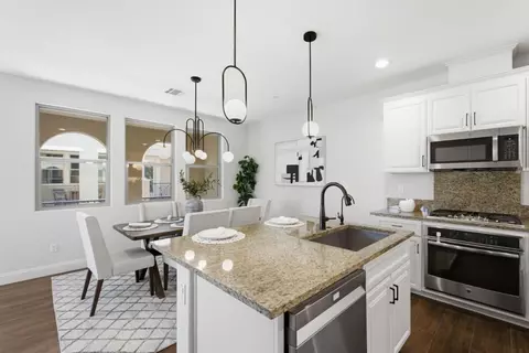 Kitchen - 329 Expedition Ln, Milpitas, CA 95035 photo 4 of 5