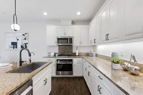 Kitchen - 329 Expedition Ln, Milpitas, CA 95035 photo 1 of 5