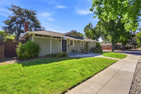 Exterior - 718 Millich Dr B, Campbell, CA 95008 photo 2 of 8