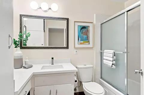 Bath - 718 Millich Dr B, Campbell, CA 95008 photo 4 of 5