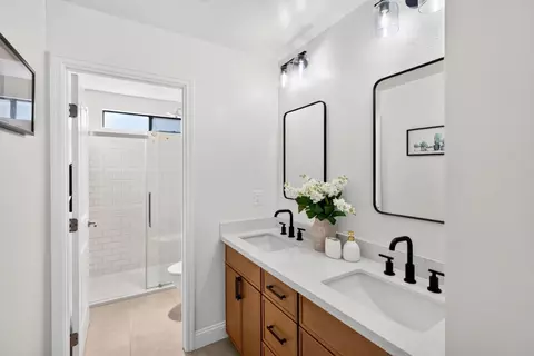 Bath - 131 Ortega Ave, Mountain View, CA 94040 photo 1 of 5