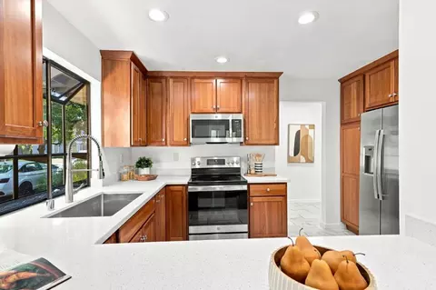 Kitchen - 928 Wright Ave 1103, Mountain View, CA 94043 photo 5 of 5