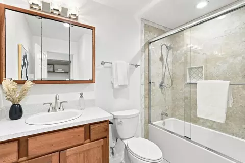 Bath - 928 Wright Ave 1103, Mountain View, CA 94043 photo 2 of 2