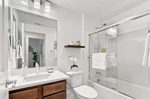 Bath - 1418 Lavender Loop, Milpitas, CA 95035 photo 2 of 6