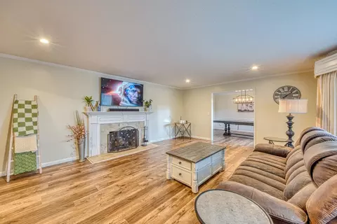 Living - 1167 Los Palos Dr, Salinas, CA 93901 photo 2 of 5