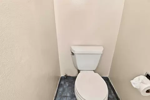 Bath - 1161 Oddstad Blvd, Pacifica, CA 94044 photo 2 of 2