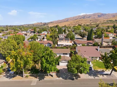 View/Area - 2073 Yosemite Dr, Milpitas, CA 95035 photo 9 of 9