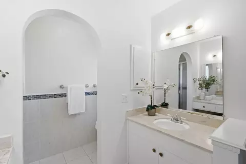 Bath - 2073 Yosemite Dr, Milpitas, CA 95035 photo 4 of 5