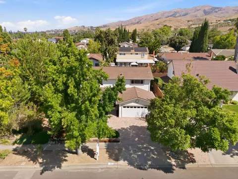 View/Area - 2073 Yosemite Dr, Milpitas, CA 95035 photo 8 of 9