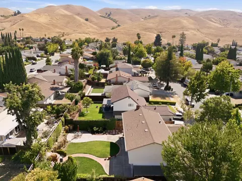 View/Area - 2073 Yosemite Dr, Milpitas, CA 95035 photo 5 of 9
