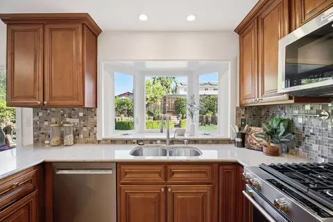 Kitchen - 2073 Yosemite Dr, Milpitas, CA 95035 photo 6 of 6