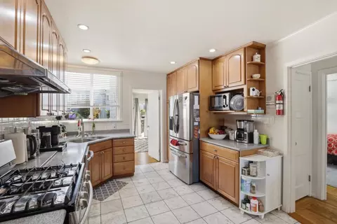 Kitchen - 2740 38th Ave, San Francisco, CA 94116 photo 4 of 5