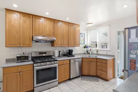 Kitchen - 2740 38th Ave, San Francisco, CA 94116 photo 2 of 5