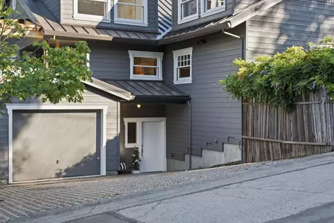 133 Russell Ave, Portola Valley, CA 94028