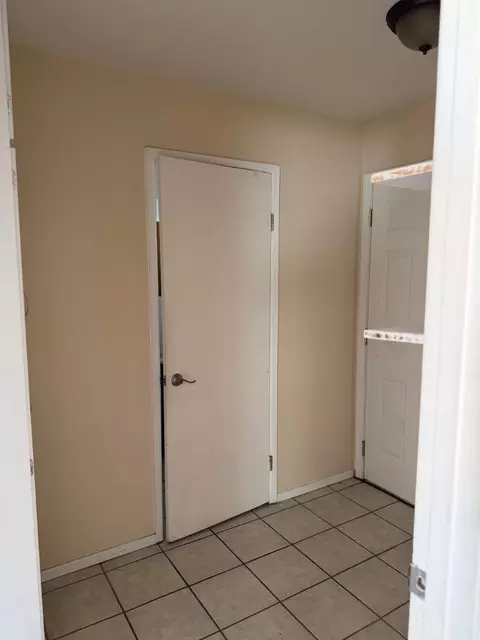 Entry Way - Lawrence Ave, Watsonville, CA 95076 photo 1 of 2