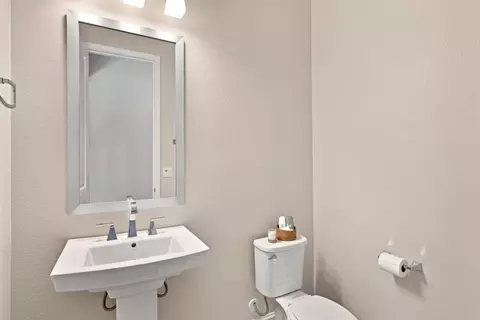 Bath - 3033 Andesite Dr, Marina, CA 93933 photo 3 of 4