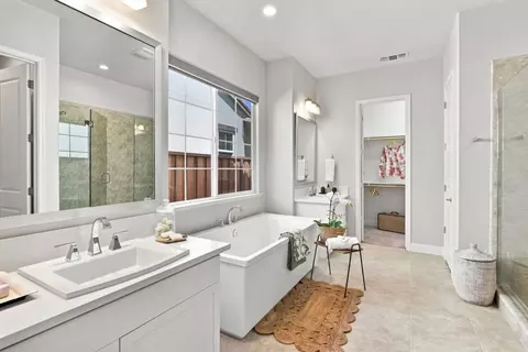 Bath - 3033 Andesite Dr, Marina, CA 93933 photo 1 of 4
