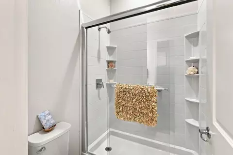 Bath - 3033 Andesite Dr, Marina, CA 93933 photo 4 of 4
