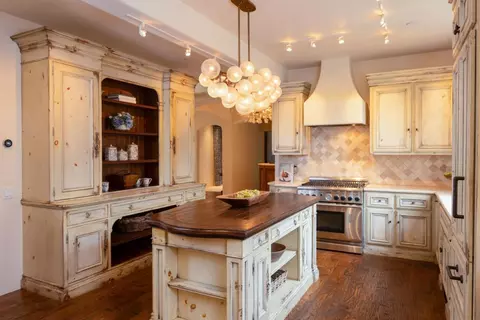 Kitchen - 1475 Alva Ln, Pebble Beach, CA 93953 photo 3 of 4