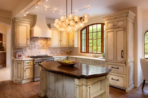 Kitchen - 1475 Alva Ln, Pebble Beach, CA 93953 photo 2 of 4