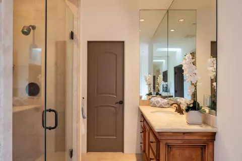 Bath - 1475 Alva Ln, Pebble Beach, CA 93953 photo 2 of 4