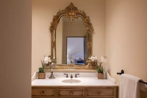 Bath - 1475 Alva Ln, Pebble Beach, CA 93953 photo 4 of 4
