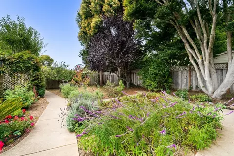 Exterior - 215 Lamanda Dr, Aptos, CA 95003 photo 9 of 10