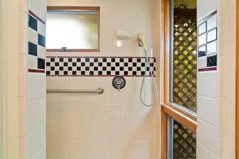 Bath - 215 Lamanda Dr, Aptos, CA 95003 photo 4 of 4