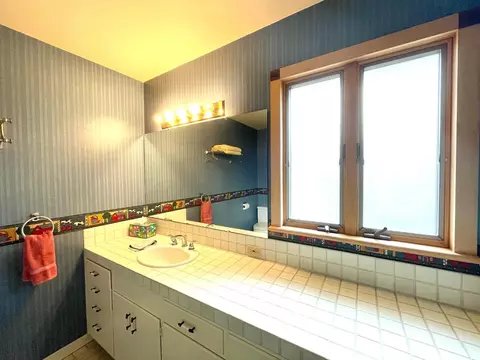 Bath - 215 Lamanda Dr, Aptos, CA 95003 photo 2 of 4