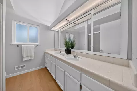 Bath - 402 Sylvan Ave, Mountain View, CA 94041 photo 2 of 5