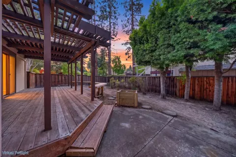 Exterior - 402 Sylvan Ave, Mountain View, CA 94041 photo 18 of 24
