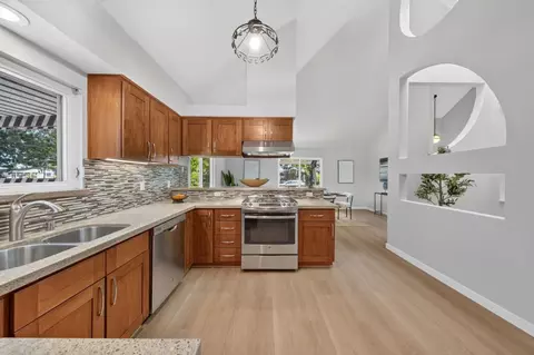 Kitchen - 402 Sylvan Ave, Mountain View, CA 94041 photo 3 of 6