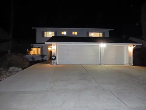 Exterior - 819 Cumberland Dr, Gilroy, CA 95020 photo 4 of 8