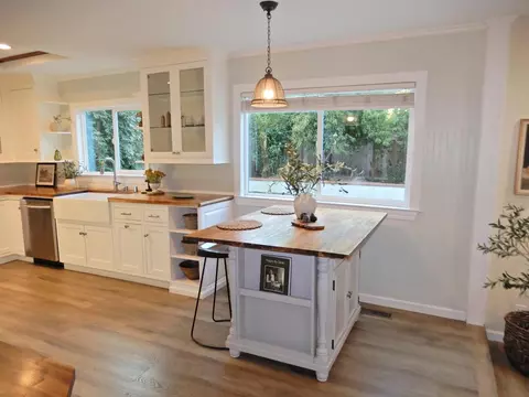 Kitchen - 819 Cumberland Dr, Gilroy, CA 95020 photo 1 of 3
