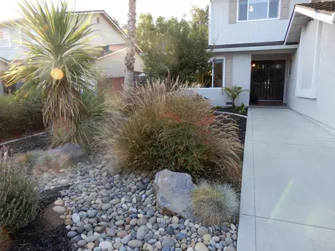 Exterior - 819 Cumberland Dr, Gilroy, CA 95020 photo 3 of 8