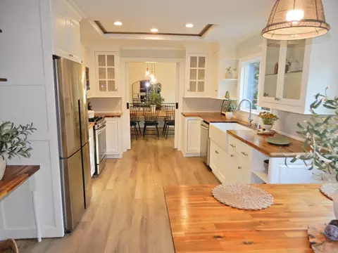Kitchen - 819 Cumberland Dr, Gilroy, CA 95020 photo 2 of 3