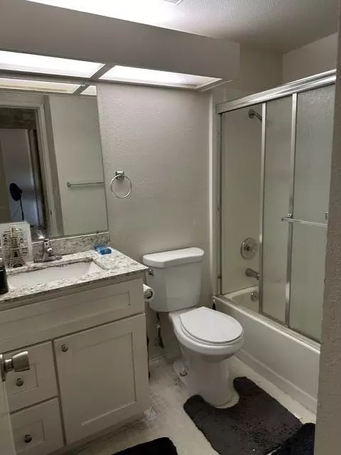 Bath - 46666 Winema Cmn, Fremont, CA 94539 photo 1 of 3