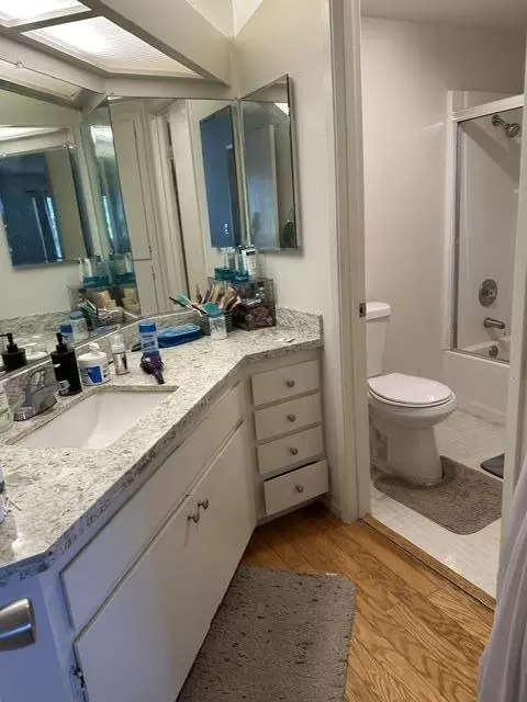 Bath - 46666 Winema Cmn, Fremont, CA 94539 photo 3 of 3